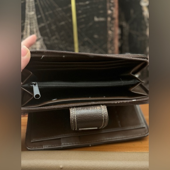 BUXTON Brown Large Leather Wallet GUC - Picture 4 of 8